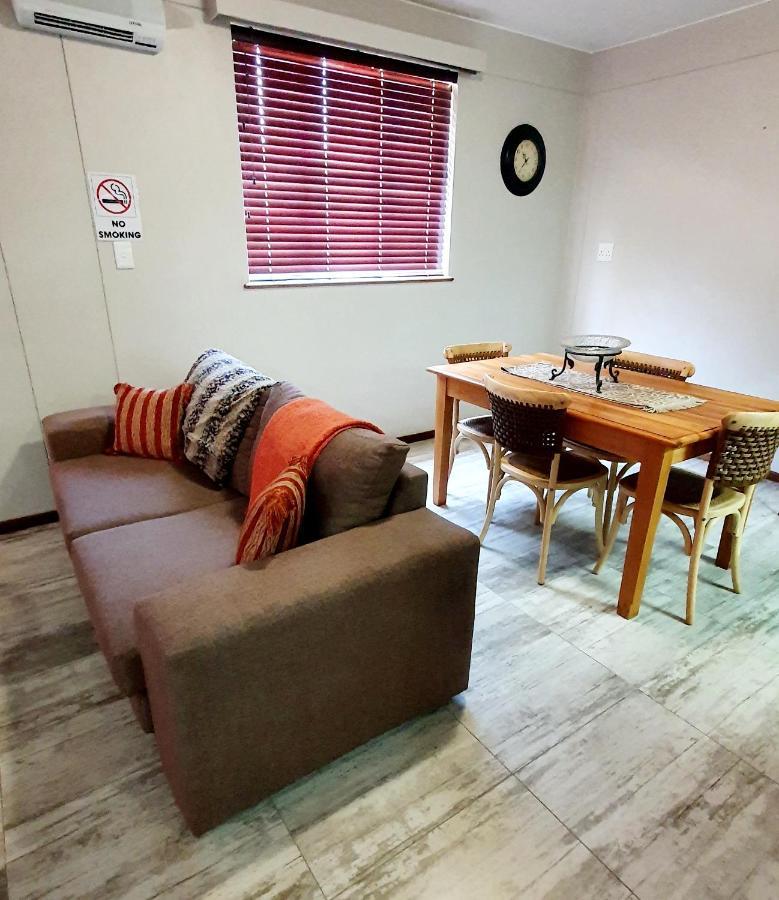 Laboria 102 & 103 Apartment Харисмит Екстериор снимка