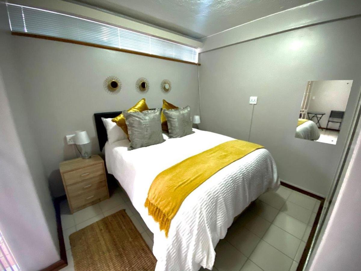 Laboria 102 & 103 Apartment Харисмит Екстериор снимка